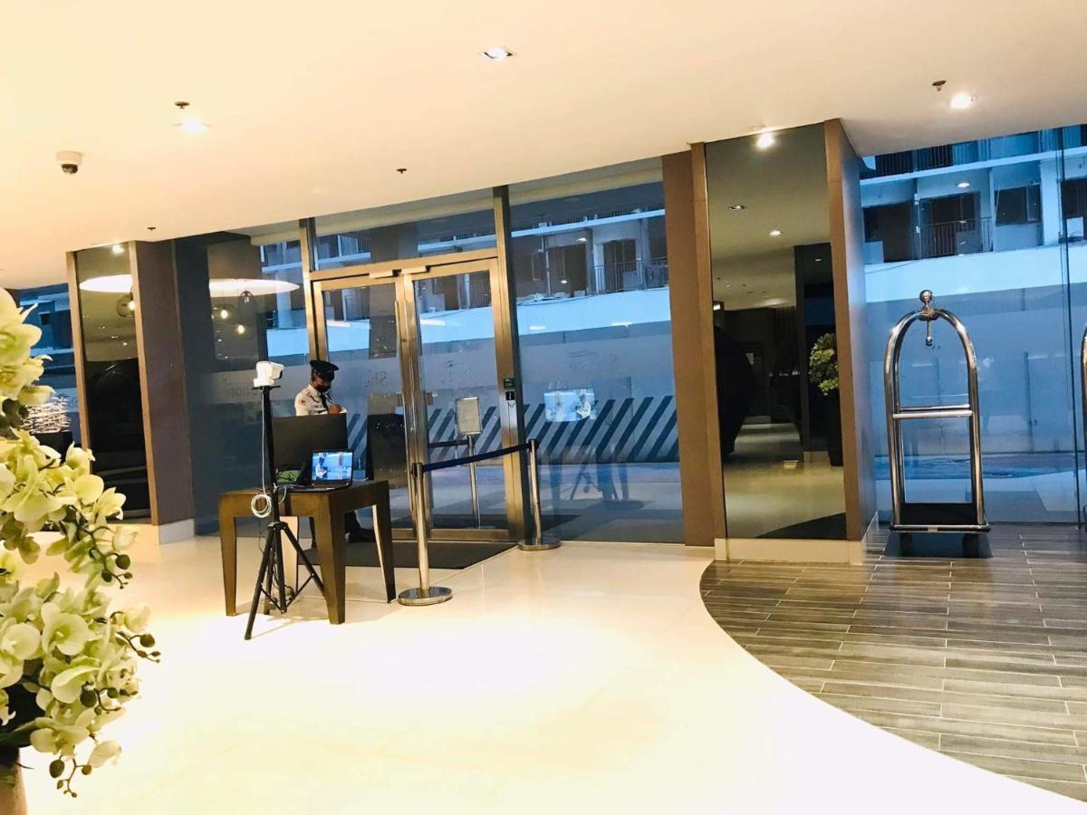 Shore One Condotel At Mall Of Asia, Philippines Pasay Esterno foto