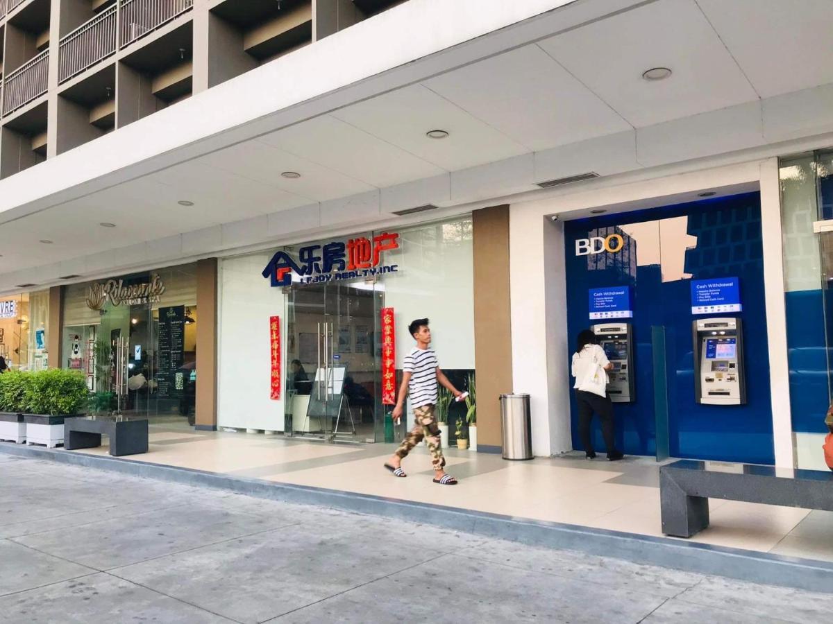 Shore One Condotel At Mall Of Asia, Philippines Pasay Esterno foto