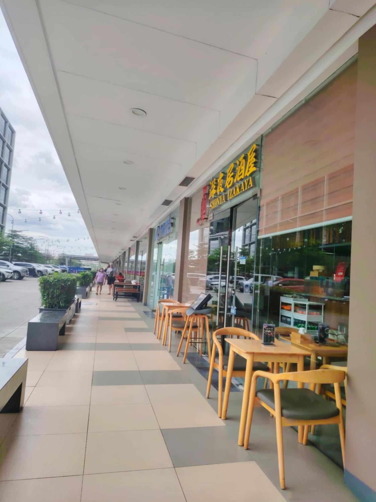 Shore One Condotel At Mall Of Asia, Philippines Pasay Esterno foto